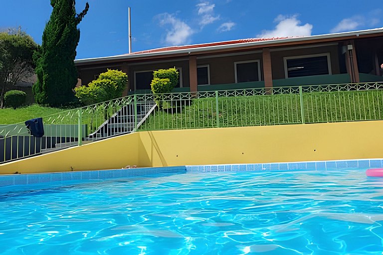 Chácara com piscina aquecida- Perdões