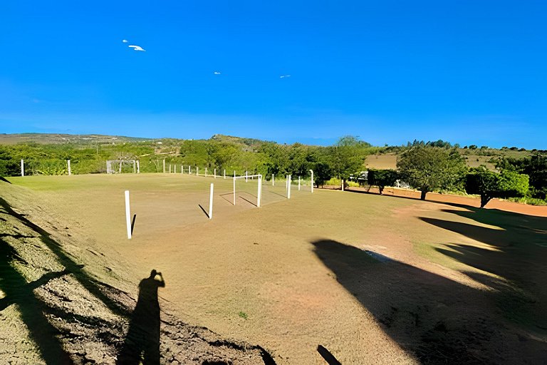 Chácara com 4 Chalés, grande piscina e muito verde