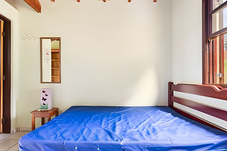 Chácara com 4 Chalés, grande piscina e muito verde
