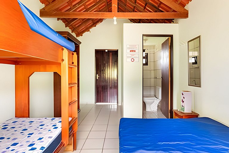 Chácara com 4 Chalés, grande piscina e muito verde